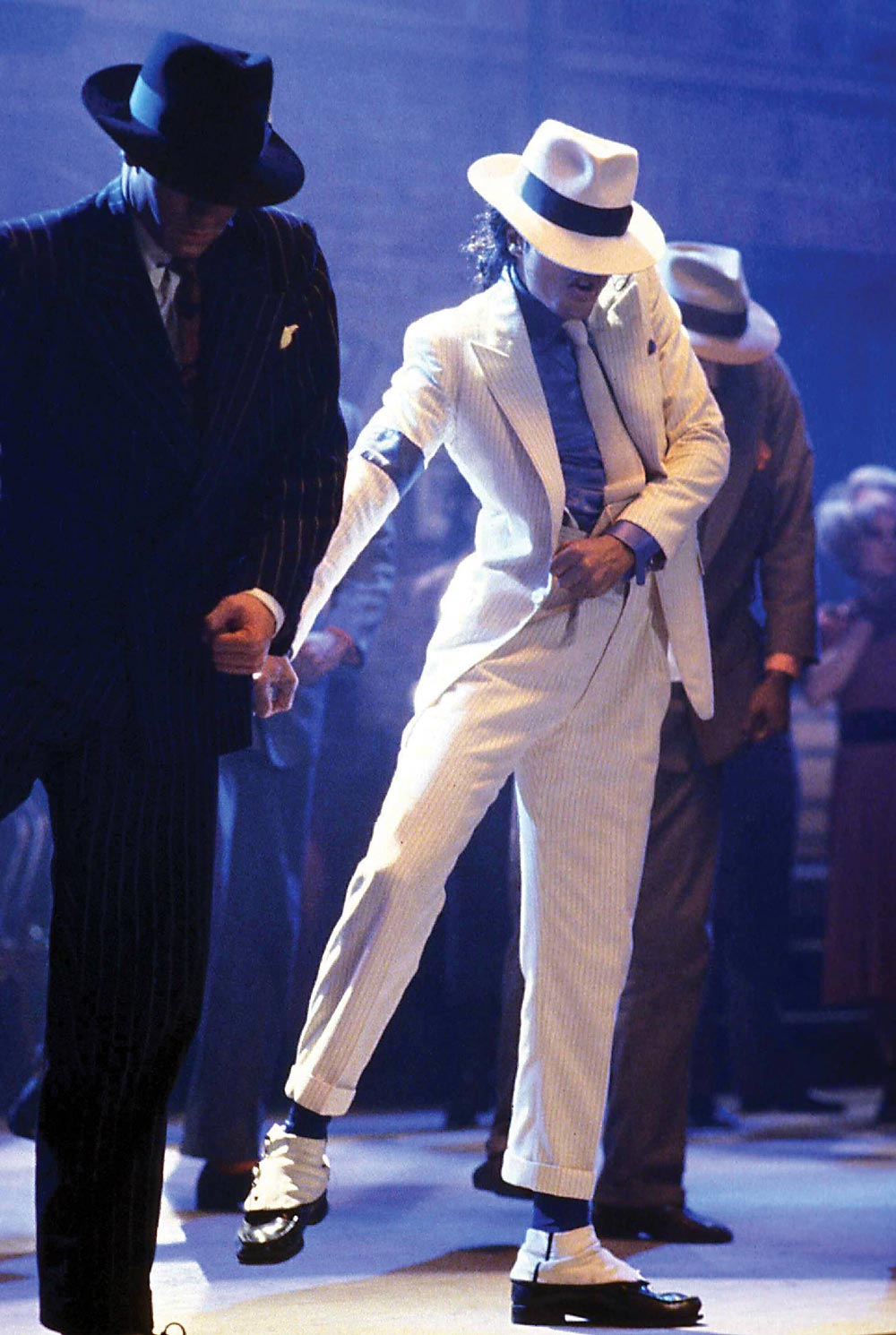 Smooth-Criminal-michael-jackson-7879113-1477-2200