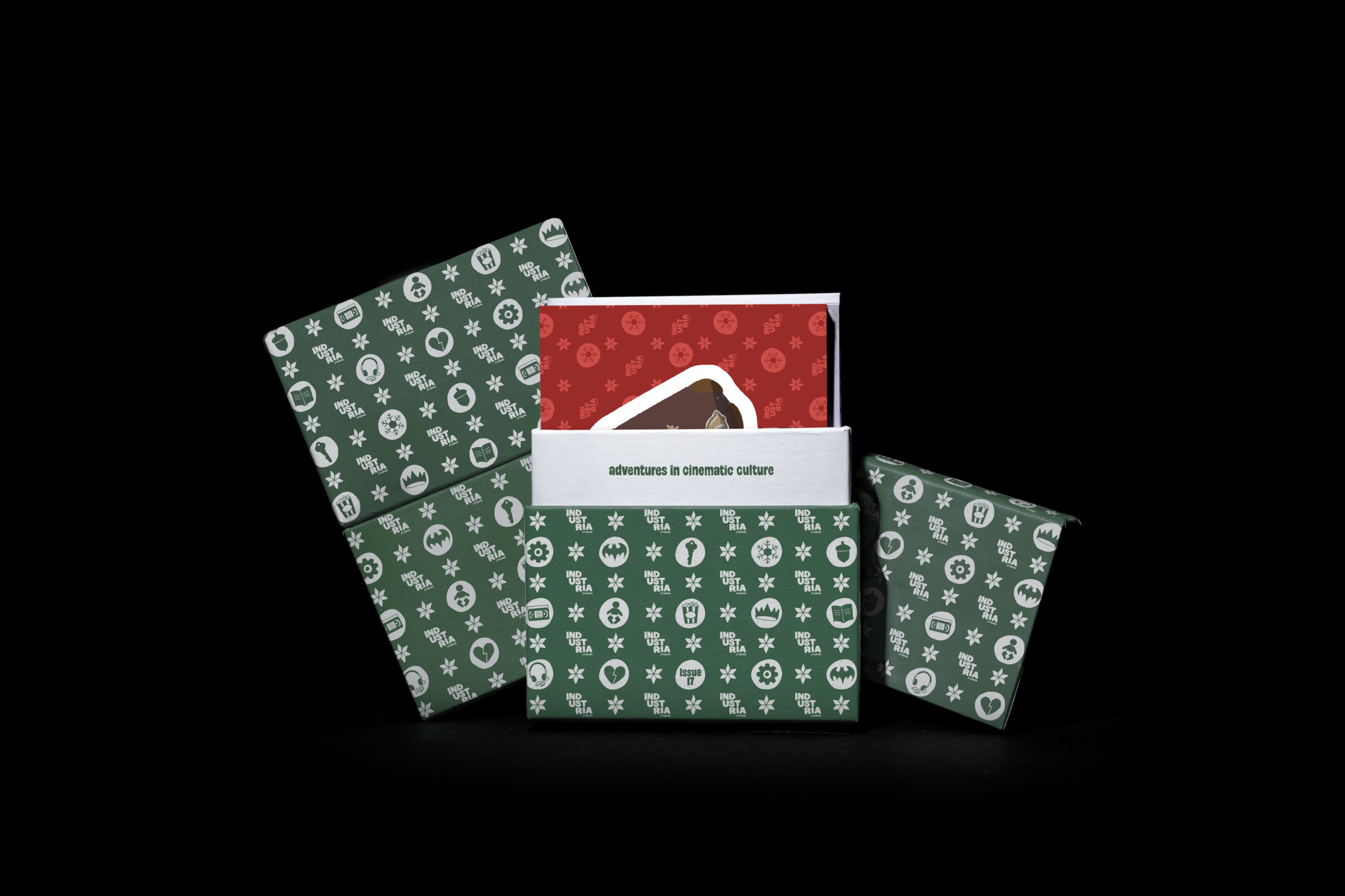 IN_CHRISTMASZINEBOX_2025_IND05966_mockup copy